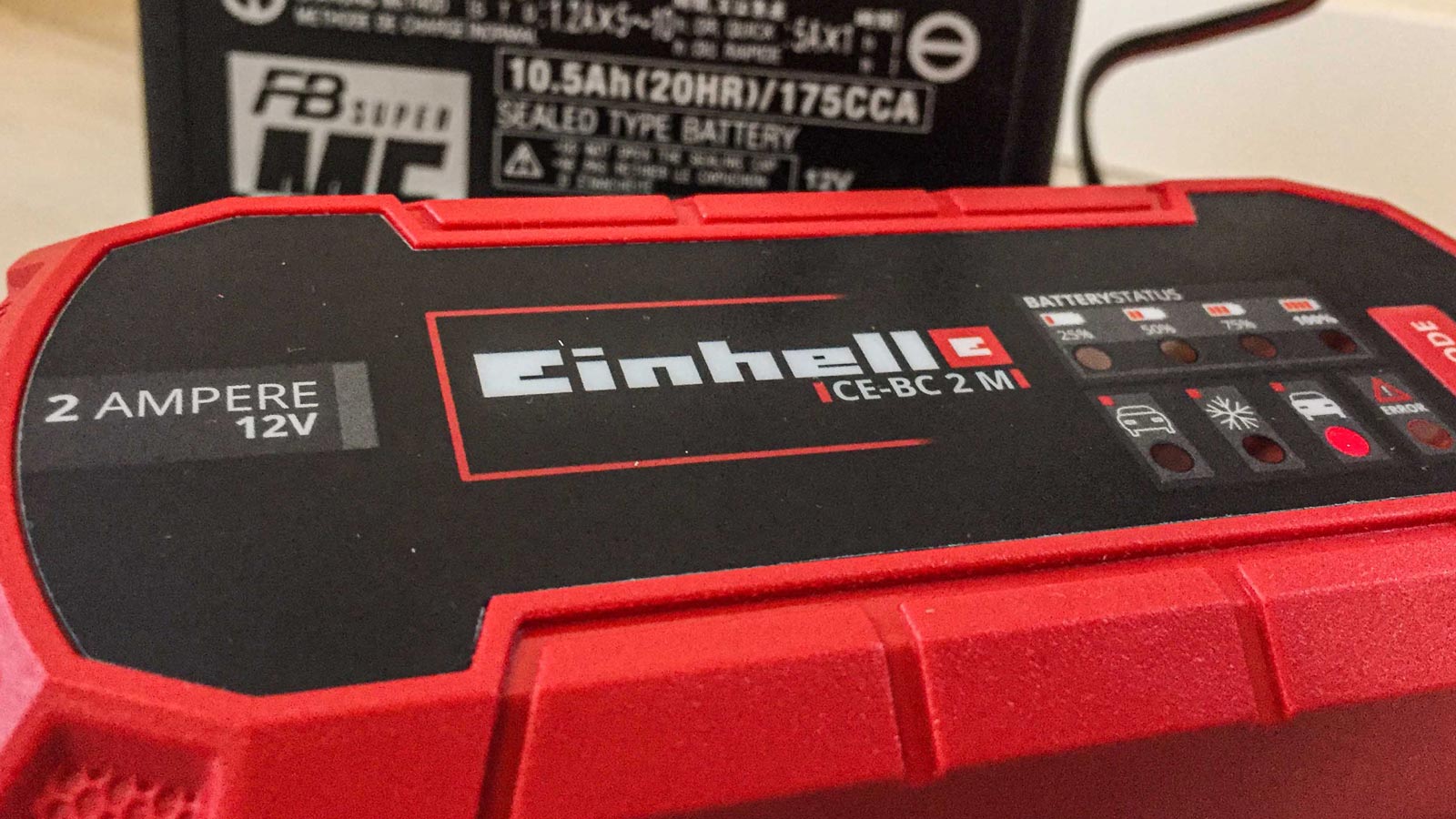 Test: Einhell CE-BC 2M | Batterieladegerät unter 25€